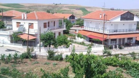 Μεγάλη Δοξιπάρα: Ηλικιωμένη έπεσε σε βόθρο