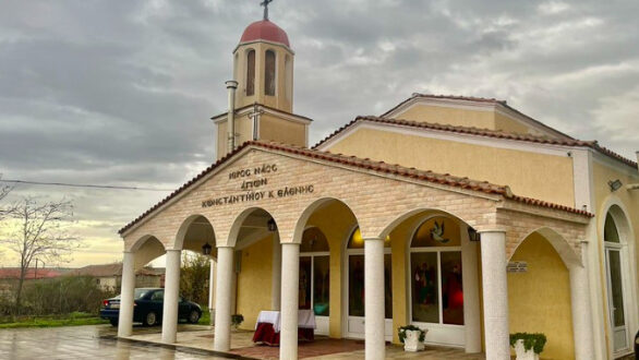 Ο Μητροπολίτης Δαμασκηνός στον Ι.Ν. Αγίων Κωνσταντίνου και Ελένης Βάλτου Ορεστιάδας