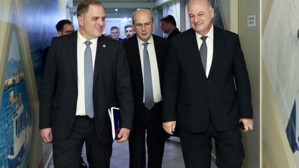 Καταβάλλεται σήμερα η προκαταβολή της βασικής ενίσχυσης για τους αγρότες