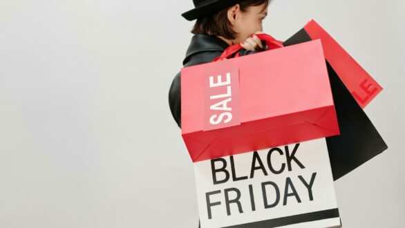 Σήμερα η «Black Friday»- Τι να προσέξουν οι καταναλωτές