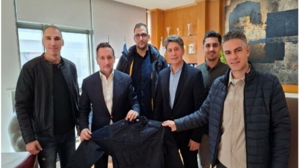 Επίσκεψη της Σ.Ε.Α.Υ. Αλεξανδρούπολης στον Δήμαρχο Γ. Ζαμπούκη – Παράδοση νέων στολών μάχης