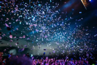 Πυροτεχνήματα και καπνογόνα γηπέδου: Η τέχνη της εξέδρας και τα όρια της ασφάλειας