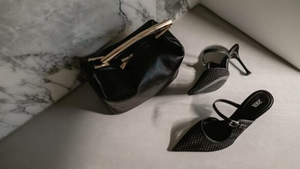 Γιορτινά look χωρίς τακούνια: Πώς να συνδυάσεις μπότες και αρβυλάκια για απόλυτη άνεση και στιλ