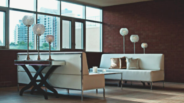 Φωτισμός στο σαλόνι: Πώς να δημιουργήσεις την τέλεια ατμόσφαιρα για χαλάρωση και παρέα