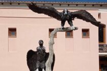 Ένα γλυπτό μαυρόγυπα κοσμεί πλέον το Κέντρο Ενημέρωσης Δαδιάς