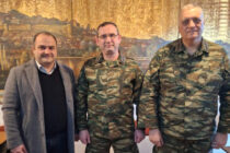 Ο Δήμαρχος Διδυμοτείχου με τον απερχόμενο και τον νέο Διοικητή της 30ής Μ/Κ Ταξιαρχίας