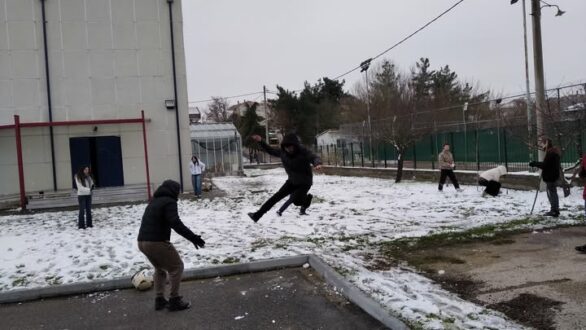 Από το μάθημα στον χιονοπόλεμο οι φοιτητές του ΔΠΘ στην Ορεστιάδα