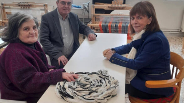 Τη δομή της Υφαντικής Σχολής Αρδανίου επισκέφτηκε η πρώην Πρόεδρος της Δημοκρατίας