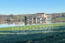 Σε εξέλιξη επιχείρηση απεγκλωβισμού οικογένειας από πλημμυρισμένη κατοικία στο Διδυμότειχο